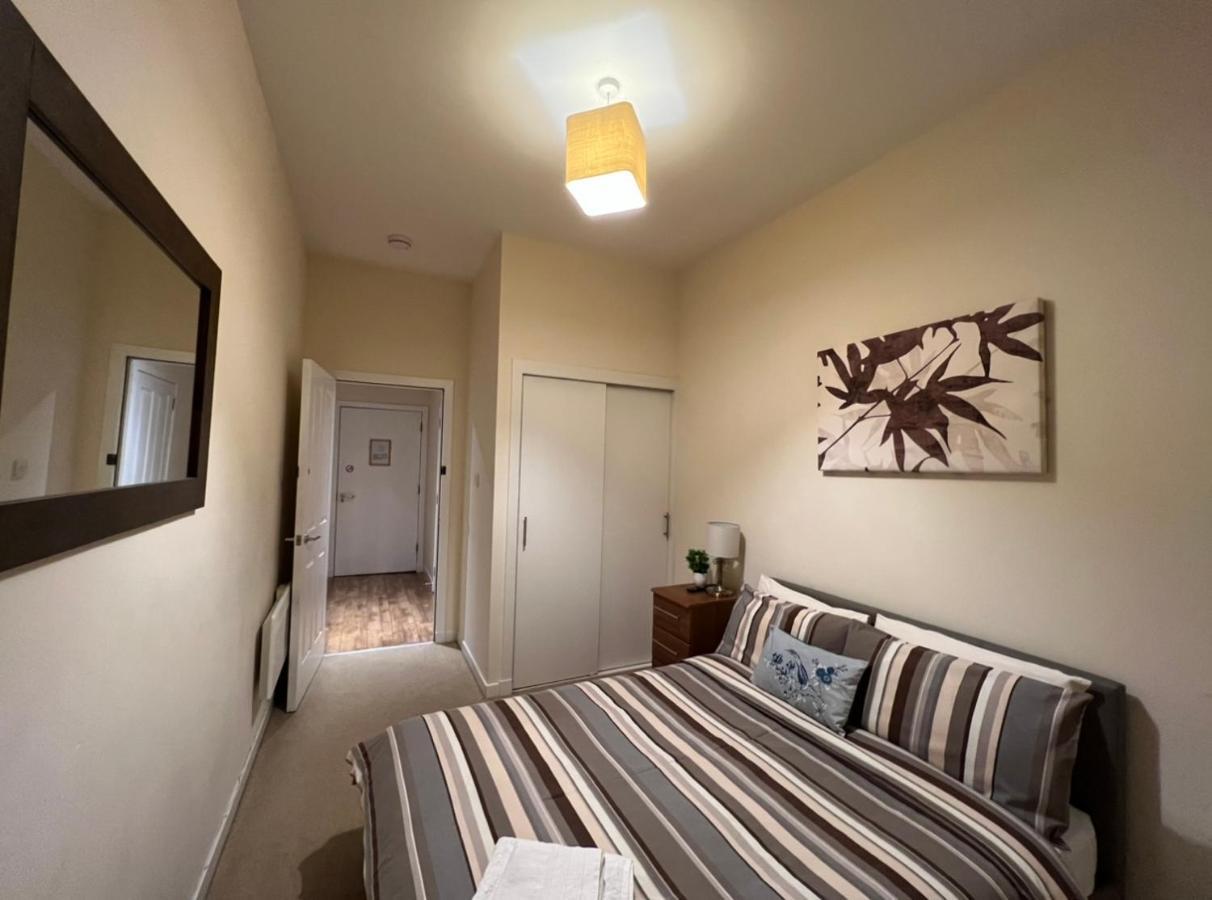 Aberdeen Stay Central 2-Bedrooms Apt-No Party Exterior photo