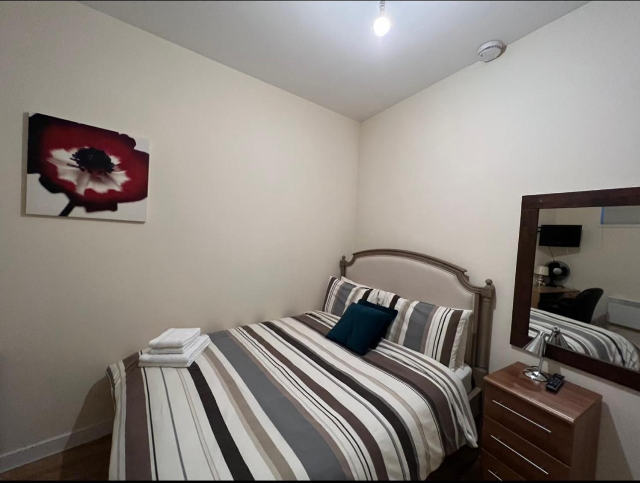 Aberdeen Stay Central 2-Bedrooms Apt-No Party Exterior photo
