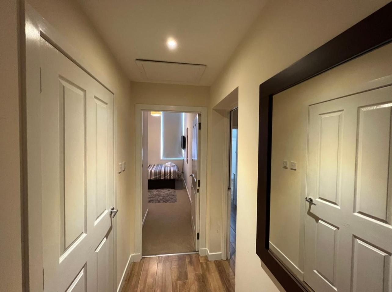 Aberdeen Stay Central 2-Bedrooms Apt-No Party Exterior photo
